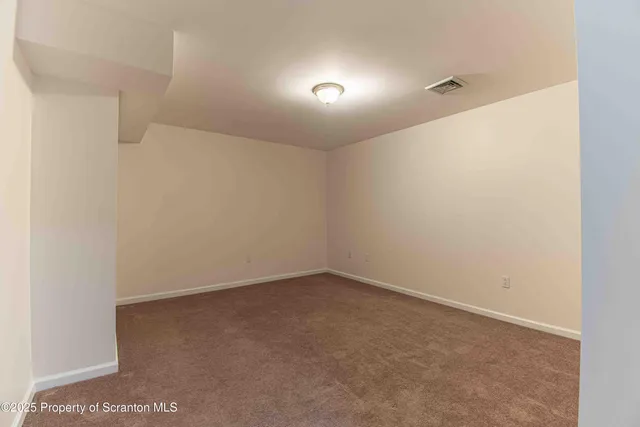 $1,975 | 4013 Pond View Drive, Clarks Summit, PA 18411