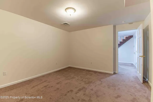 $1,975 | 4013 Pond View Drive, Clarks Summit, PA 18411