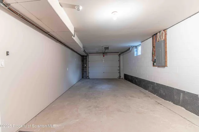 $1,975 | 4013 Pond View Drive, Clarks Summit, PA 18411