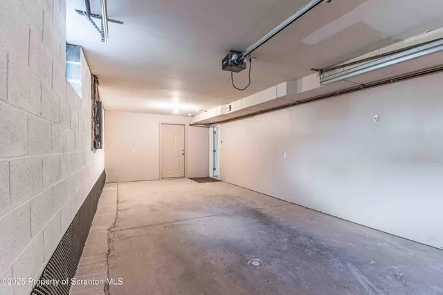 $1,975 | 4013 Pond View Drive, Clarks Summit, PA 18411