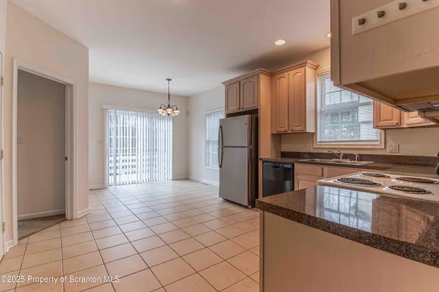 $1,975 | 4013 Pond View Drive, Clarks Summit, PA 18411