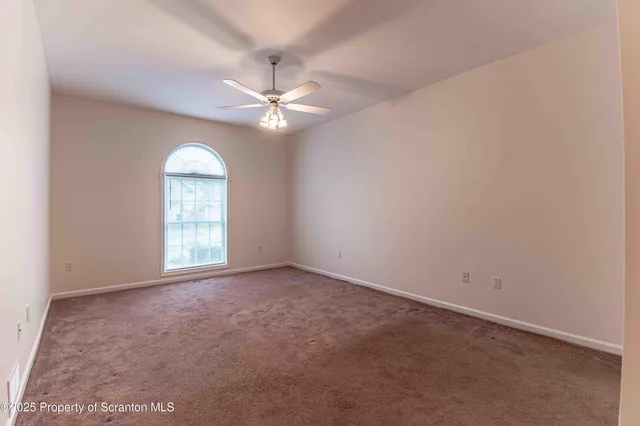 $1,975 | 4013 Pond View Drive, Clarks Summit, PA 18411