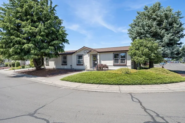 $344,900 | 555 Freeman Road, Unit 242, Central Point, OR 97502