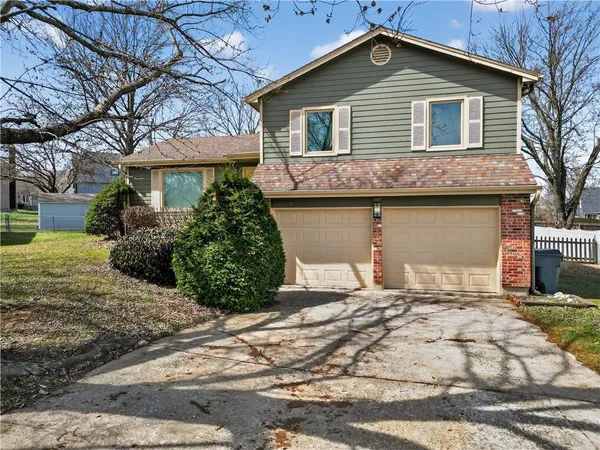 $395,000 | 15200 West Ellsworth Court, Olathe, KS 66062
