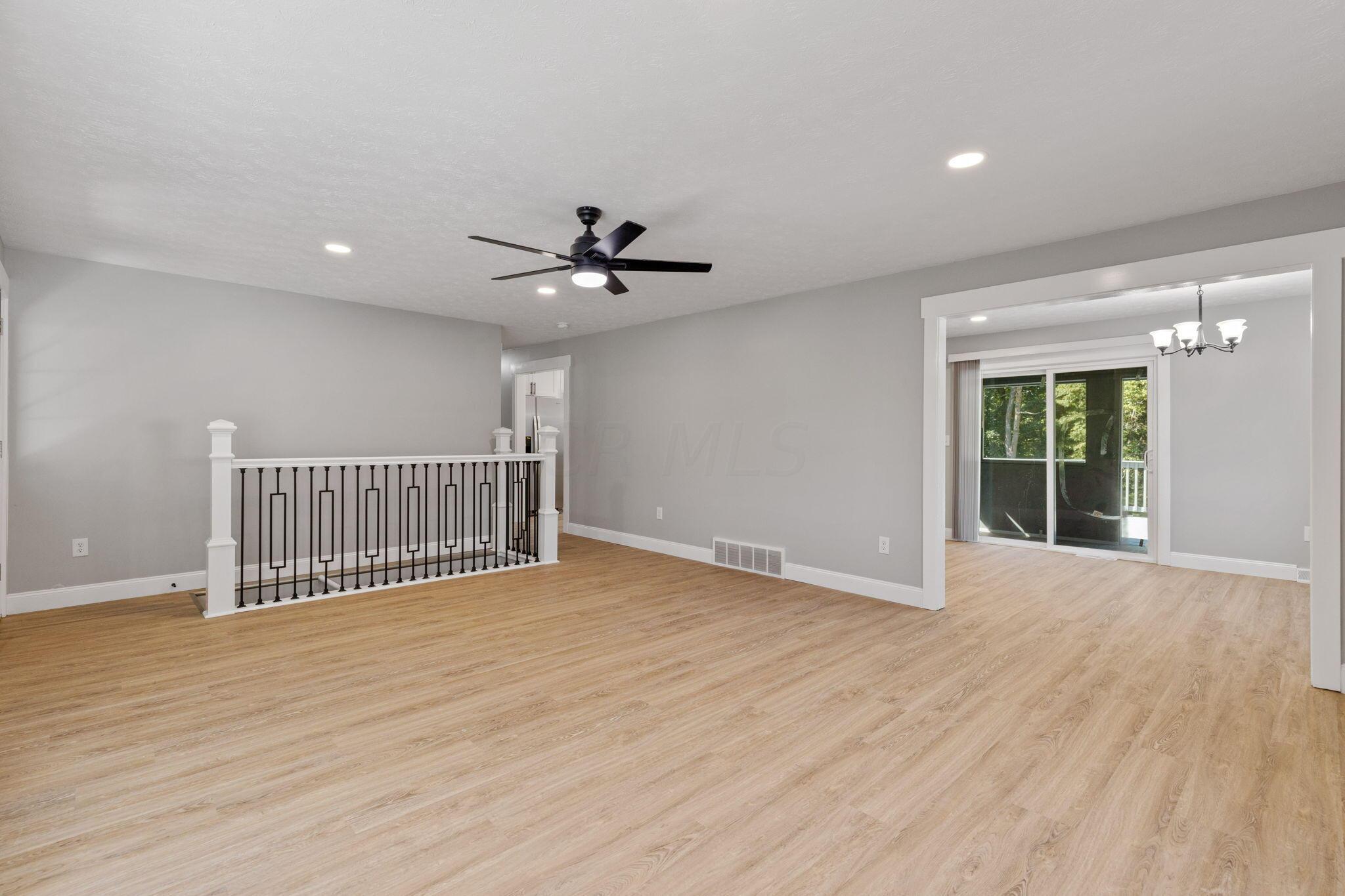 22195 Cliff Road Rockbridge, OH 43149 - Photo 12 of 66 Living Room - 22195 Cliff Road, Rockbridge, OH 43149