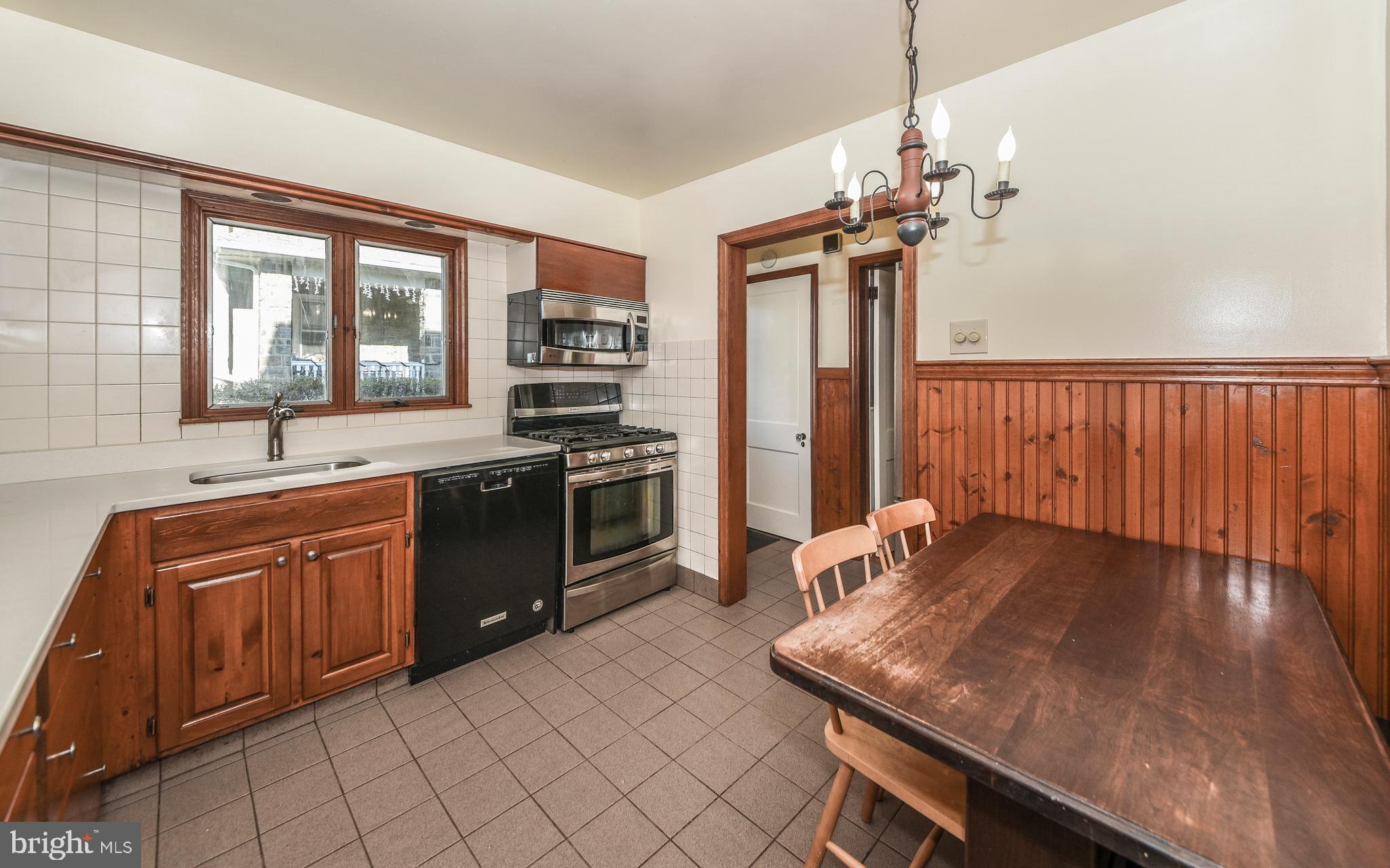 3 Erdenheim Road Glenside, PA 19038 - Photo 13 of 35 Eat-in Kitchen