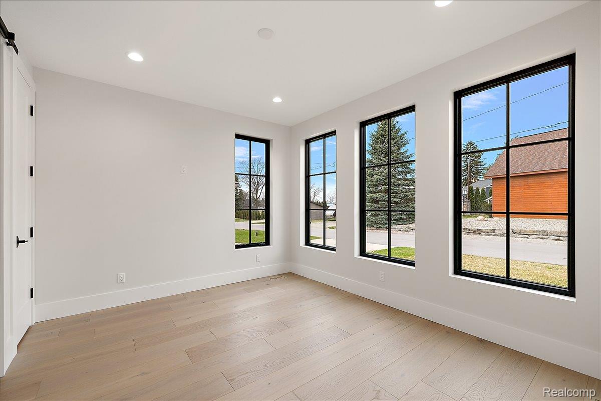 13459 Haddon Street Fenton, MI 48430 - Photo 21 of 84 First floor bedroom