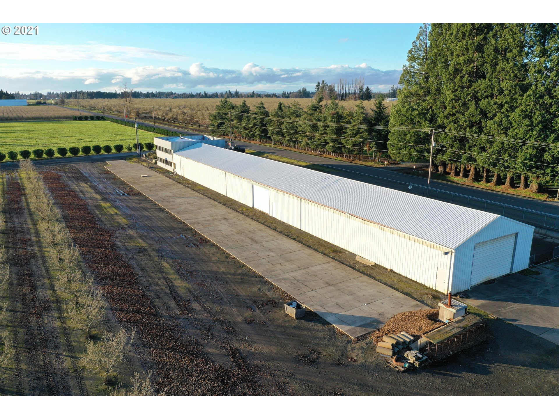 17838 Monnier Road Northeast Hubbard, OR 97032 - Photo 3 of 29 a view of a city and an ocean view