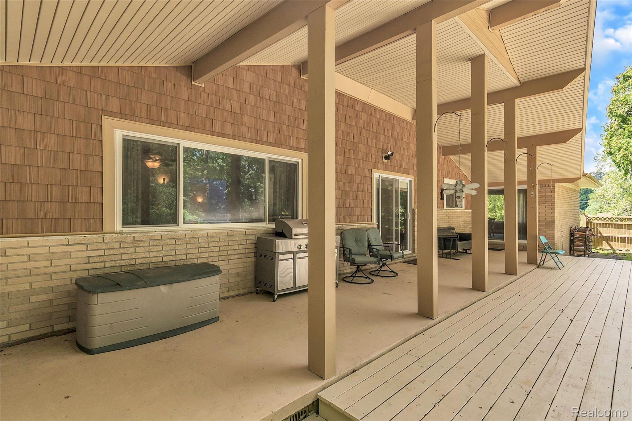 9055 Morton Taylor Road Belleville, MI 48111 - Photo 10 of 55 COVERED DECK/BACKYARD