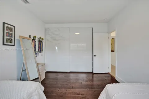 $1,295,000 | 18641 Northeast 21st Avenue, Miami, FL 33179