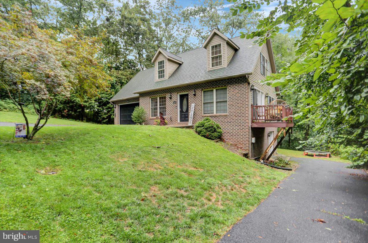 604 Forest Road Chambersburg, PA 17202 - Photo 3 of 33