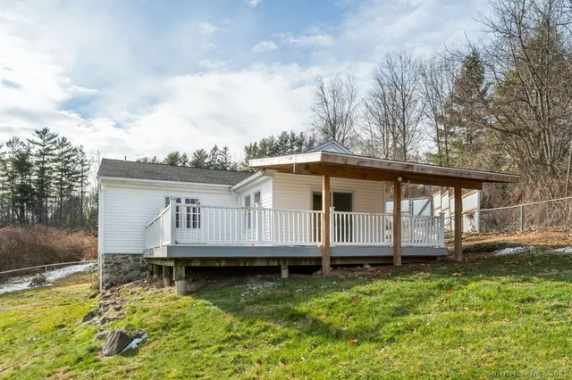 a house view with a outdoor space