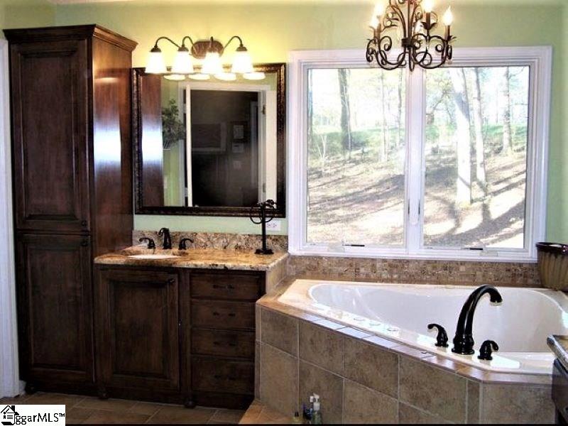 245 Oak Road Piedmont, SC 29673 - Photo 10 of 36 Gallery Image 10