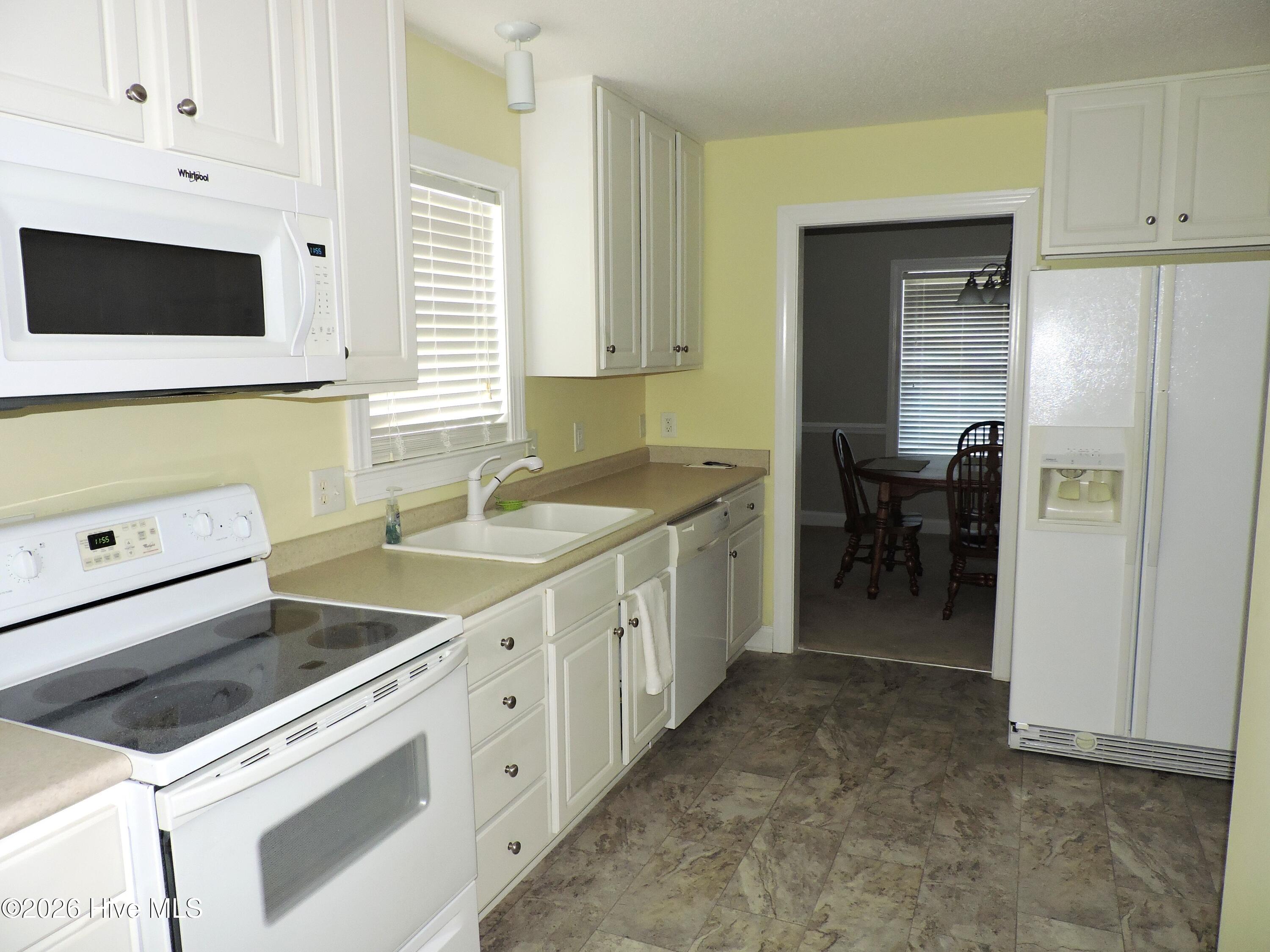 3128 Ruth Court Greenville, NC 27834 - Photo 14 of 29 Kitchen View