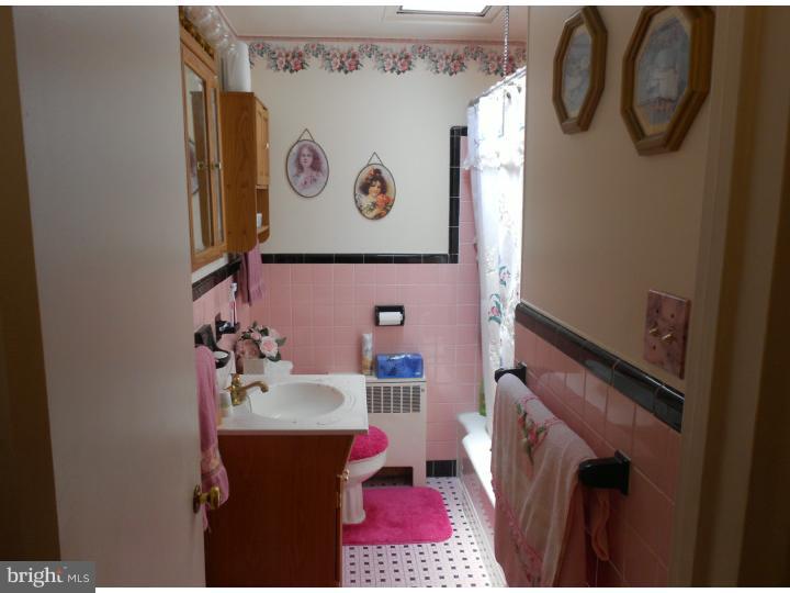 1331 Midland Road Conshohocken, PA 19428 - Photo 7 of 10 Bathroom
