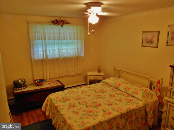 1331 Midland Road Conshohocken, PA 19428 - Photo 8 of 10 Bedroom - Main