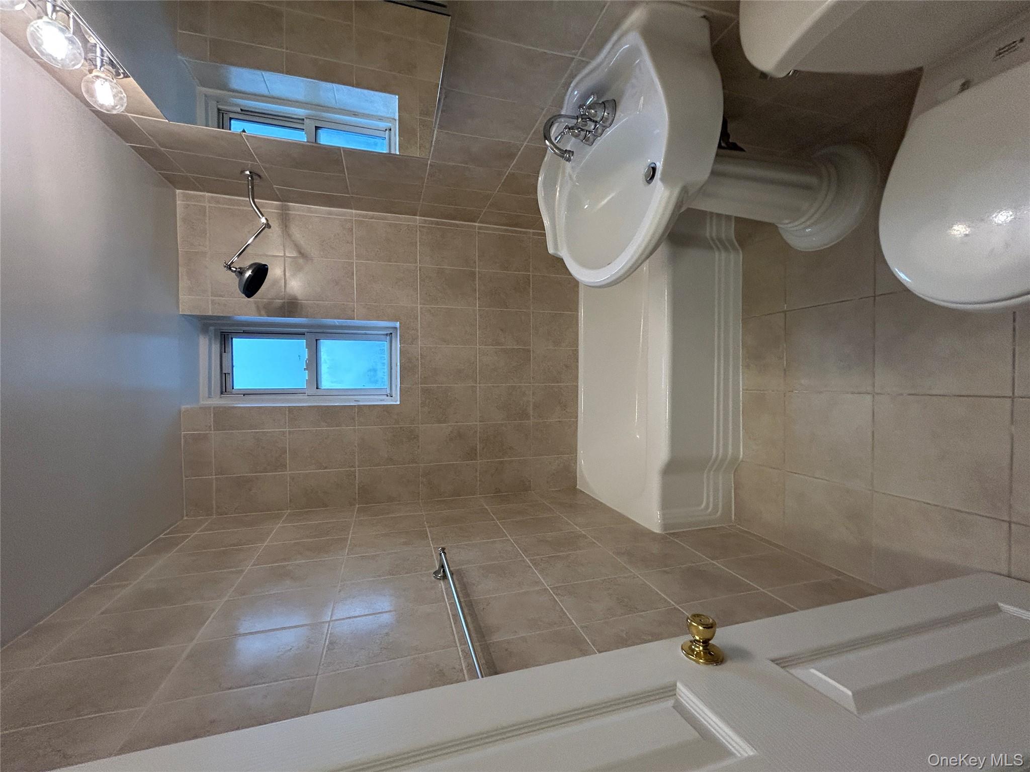 230 Pelham Road, Unit 2E New Rochelle, NY 10805 - Photo 12 of 31
