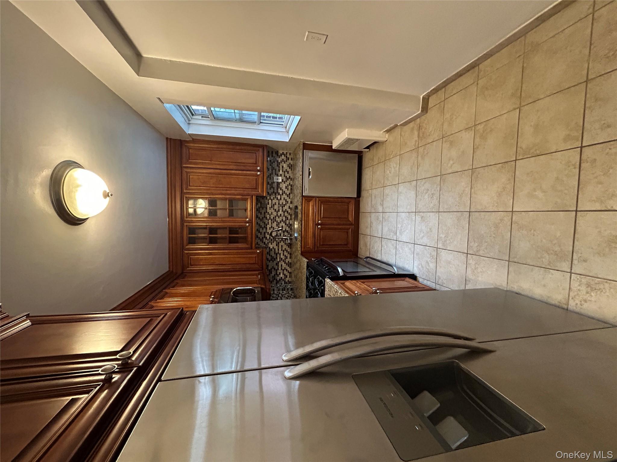 230 Pelham Road, Unit 2E New Rochelle, NY 10805 - Photo 2 of 31