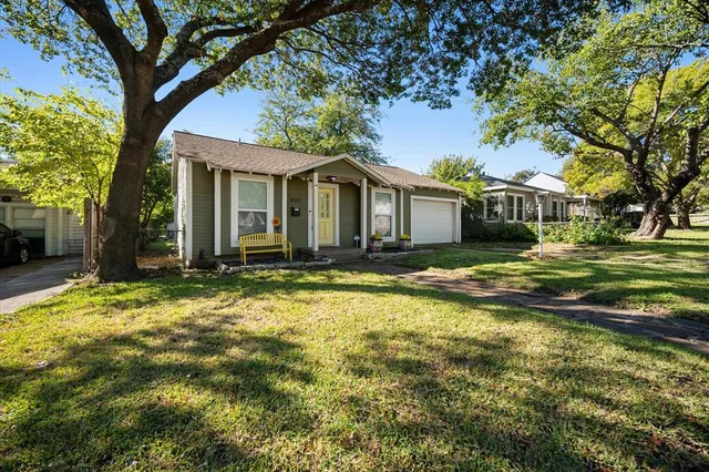 $325,000 | 4029 Lovell Avenue, Fort Worth, TX 76107