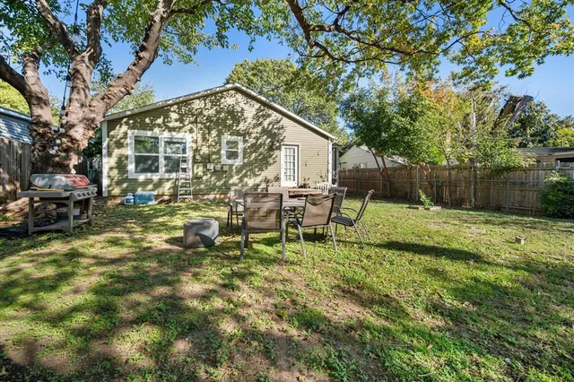 $325,000 | 4029 Lovell Avenue, Fort Worth, TX 76107