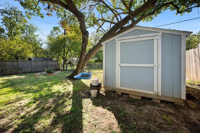 $325,000 | 4029 Lovell Avenue, Fort Worth, TX 76107