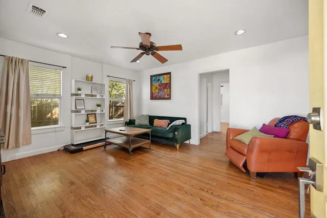 $325,000 | 4029 Lovell Avenue, Fort Worth, TX 76107