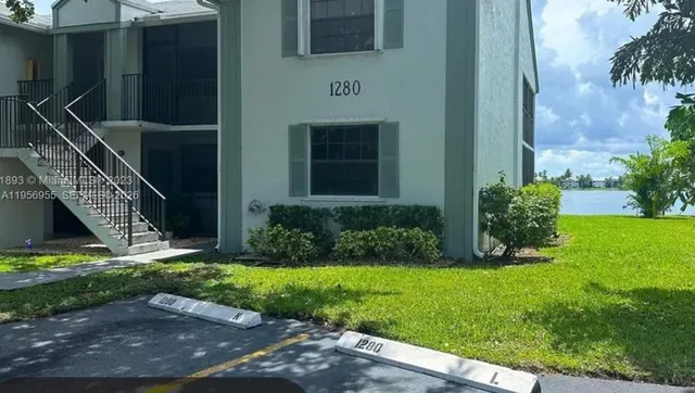 $2,075 | 1280 South Franklin Avenue, Unit 1280L, Homestead, FL 33034