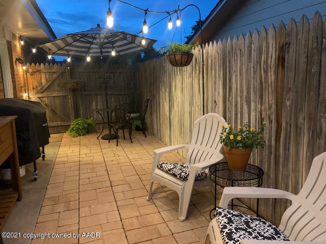 6717 Jameson Road Amarillo, TX 79106 - Photo 63 of 72 a view of balcony with furniture