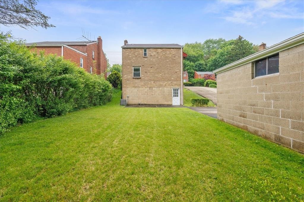 620 Beulah Road Pittsburgh, PA 15235 - Photo 24 of 25 a view of a back yard of the house