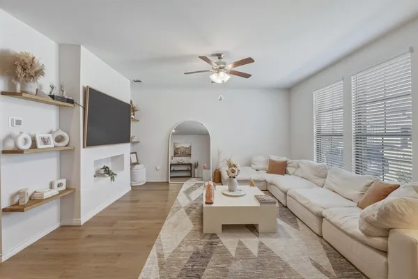$2,300 | 2137 Crooked Bow Drive, Mesquite, TX 75149
