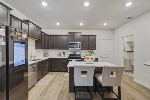 $2,300 | 2137 Crooked Bow Drive, Mesquite, TX 75149