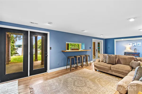 $7,900 | 9598 Riviera Drive, Sherrills Ford, NC 28673