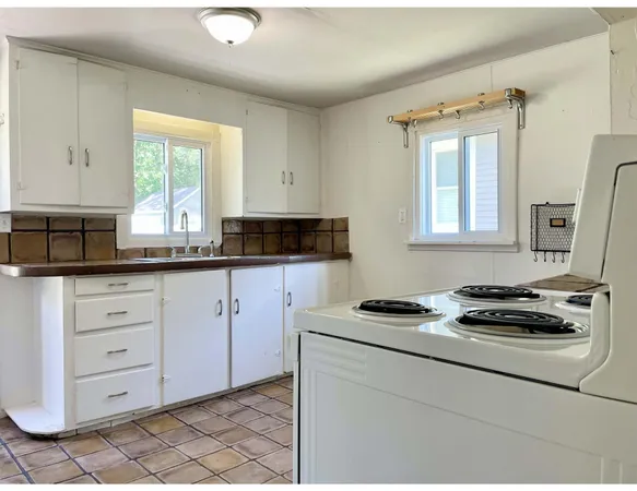 $95,000 | 379 Western Avenue, Benton Harbor, MI 49022