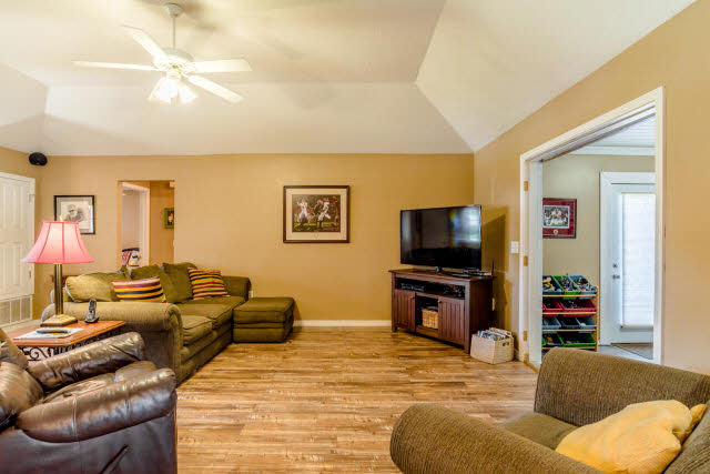 513 Glenwood Circle Foley, AL 36535 - Photo 9 of 18