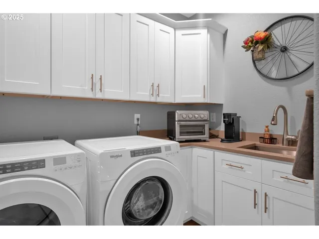 $799,000 | 83591 Sauter Drive, Florence, OR 97439