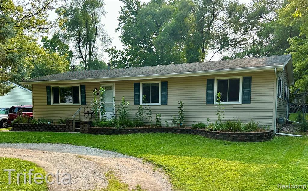 47555 Dequindre Road Rochester Hills, MI 48307 - Photo 1 of 29