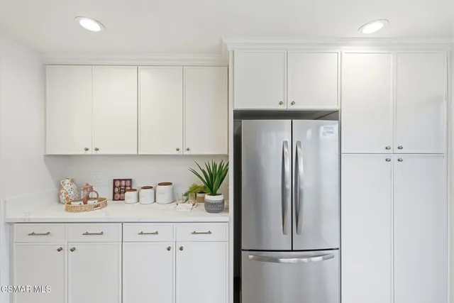 $3,400 | 41040 Village 41, Camarillo, CA 93012