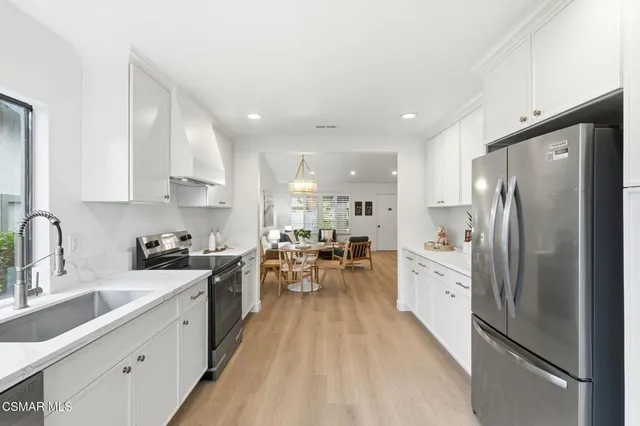 $3,400 | 41040 Village 41, Camarillo, CA 93012