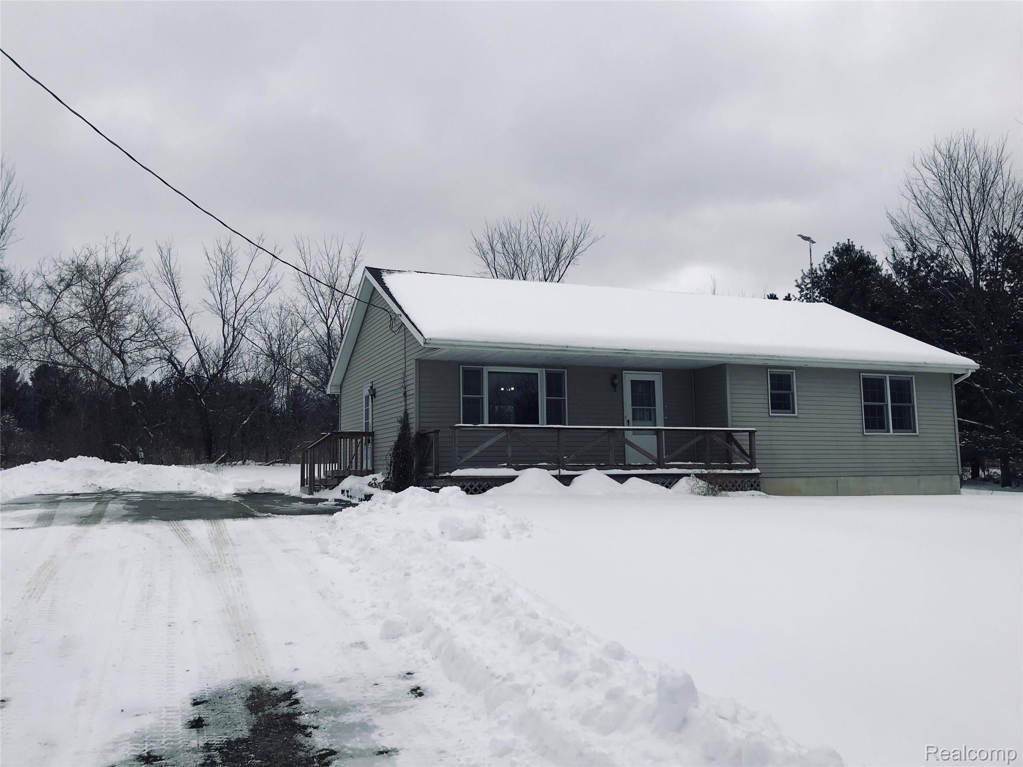 5189 Stewart Road Lapeer, MI 48446 - Photo 25 of 31 BD7D8ADD-C86B-4EC5-A401-7A9680DBD66B.jpeg