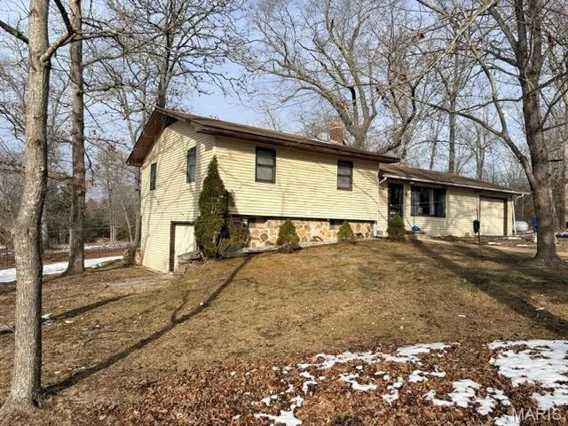 $225,000 | 1080 North Industrial Drive, Houston, MO 65483