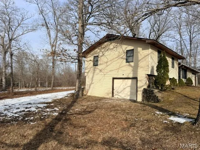 $225,000 | 1080 North Industrial Drive, Houston, MO 65483