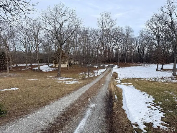 $225,000 | 1080 North Industrial Drive, Houston, MO 65483