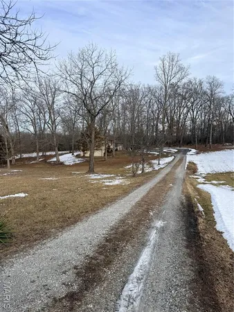 $225,000 | 1080 North Industrial Drive, Houston, MO 65483