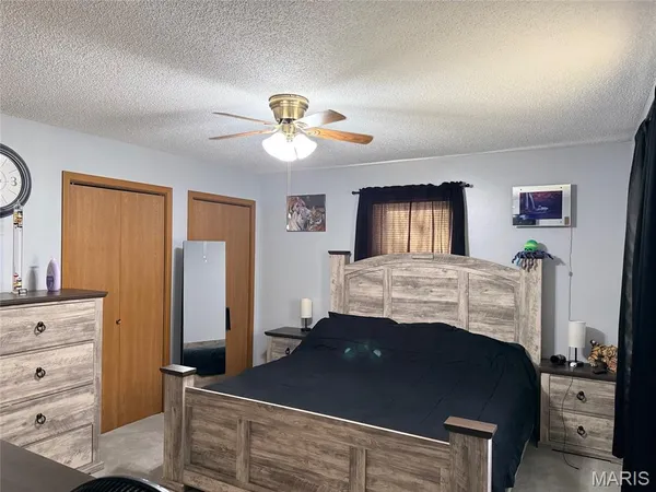 $225,000 | 1080 North Industrial Drive, Houston, MO 65483