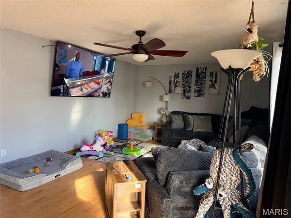 $225,000 | 1080 North Industrial Drive, Houston, MO 65483