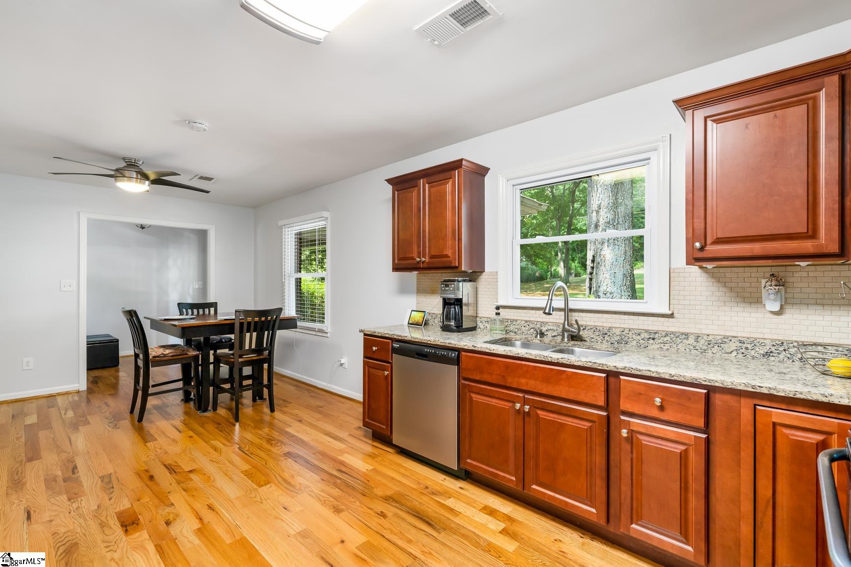303 Jolly Acres Anderson, SC 29621 - Photo 8 of 36