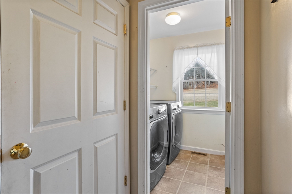 19 Mulpus Road Shirley, MA 01464 - Photo 17 of 27