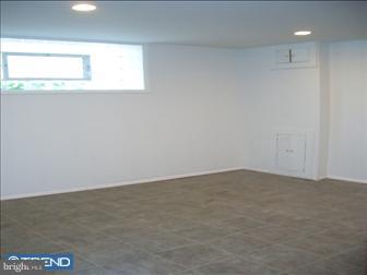 7356 Ryers Avenue Philadelphia, PA 19111 - Photo 5 of 6 Family Room