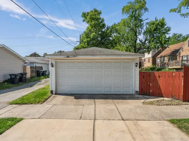 $245,000 | 18101 Wildwood Avenue, Lansing, IL 60438