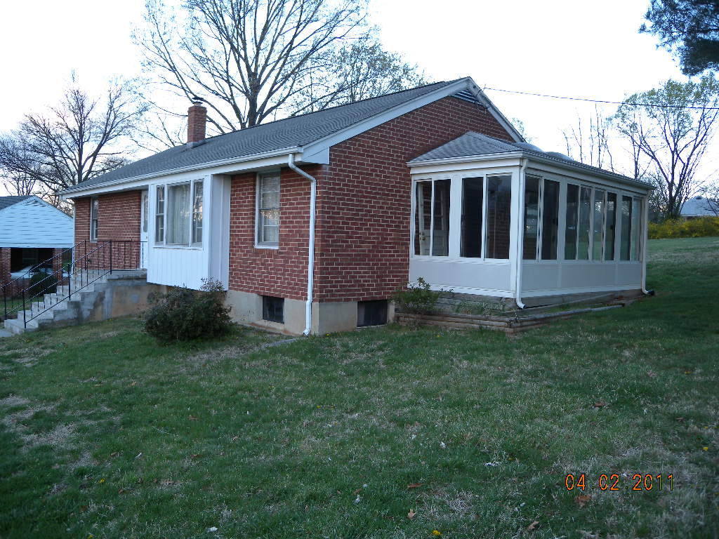 2521 Northminster Road Northwest Roanoke, VA 24012 - Photo 14 of 15 Right side